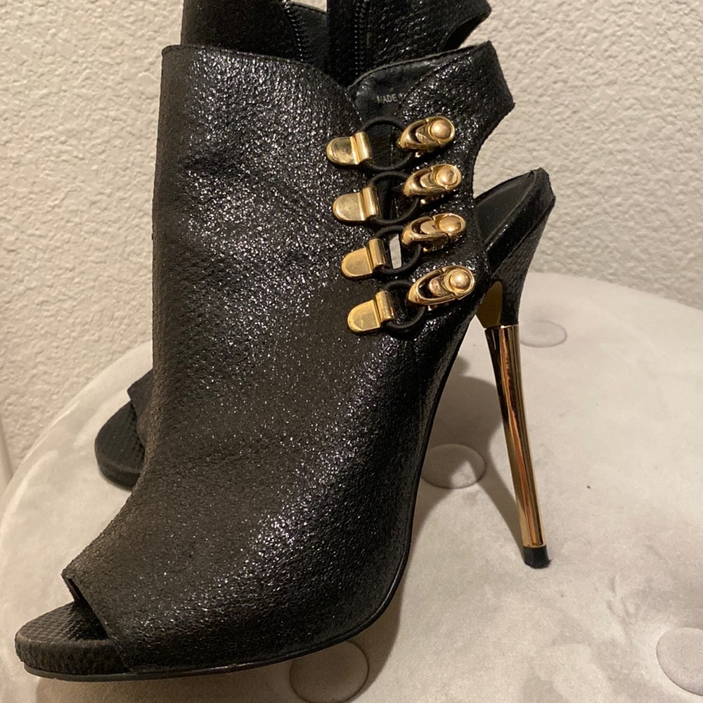 ✨ Adorable Bebe Heels
